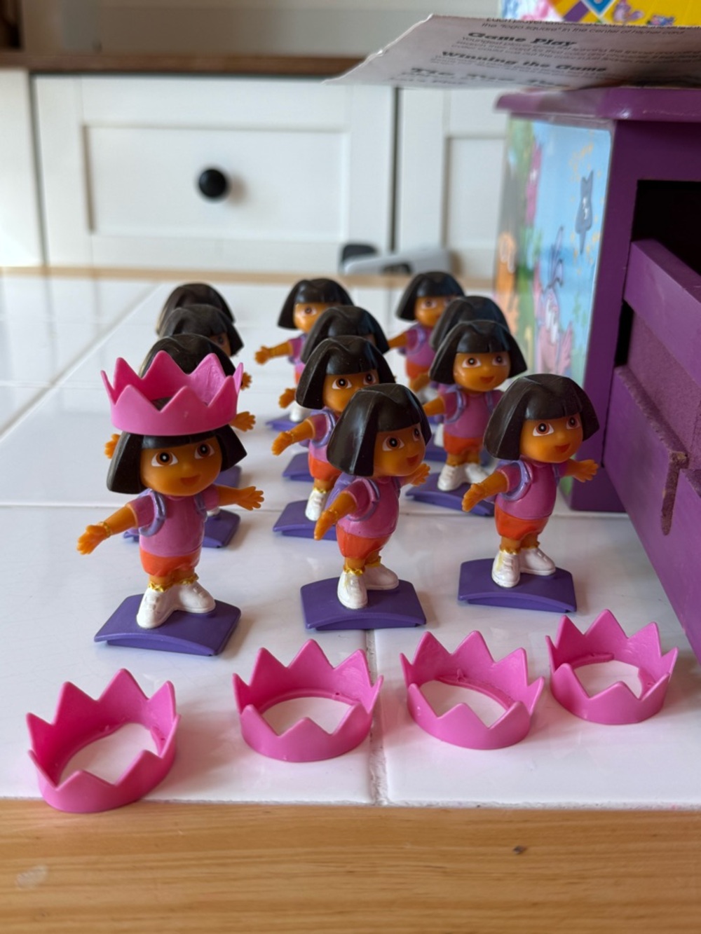 Vintage Y2K Dora the Explorer Game House- Checkers Dominos Bingo +  2006 Viacom - Picture 5 of 16